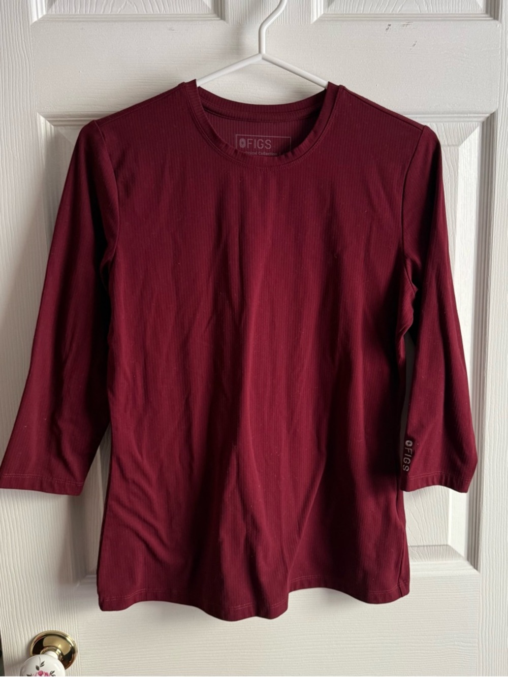 FIGS Burgundy Ribbed ¾ Sleeve Underscrub Top – Size M – Worn Once